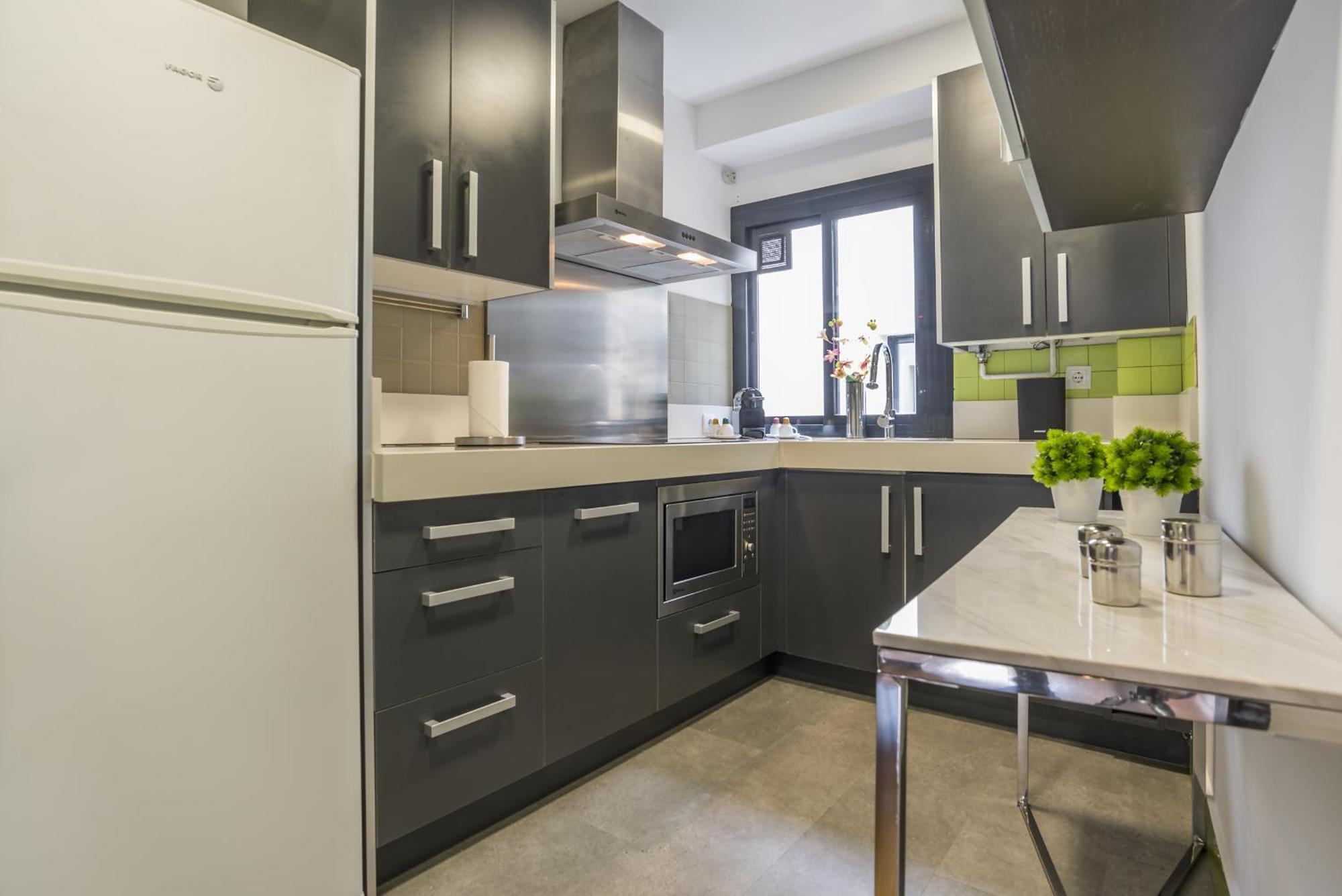 Appartamento Sol By Skykey Madrid Esterno foto